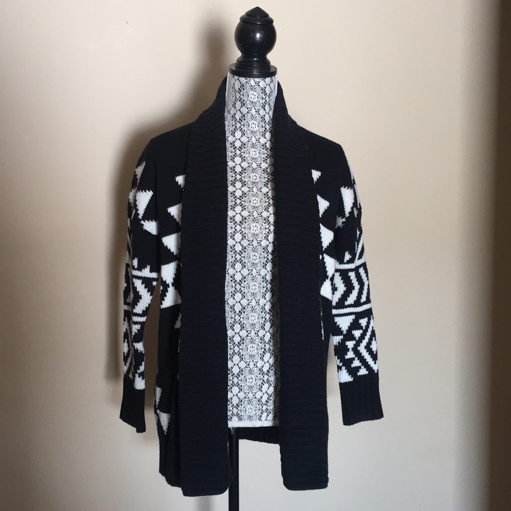 Women’s Express Aztec Sweater Jacket (XS)